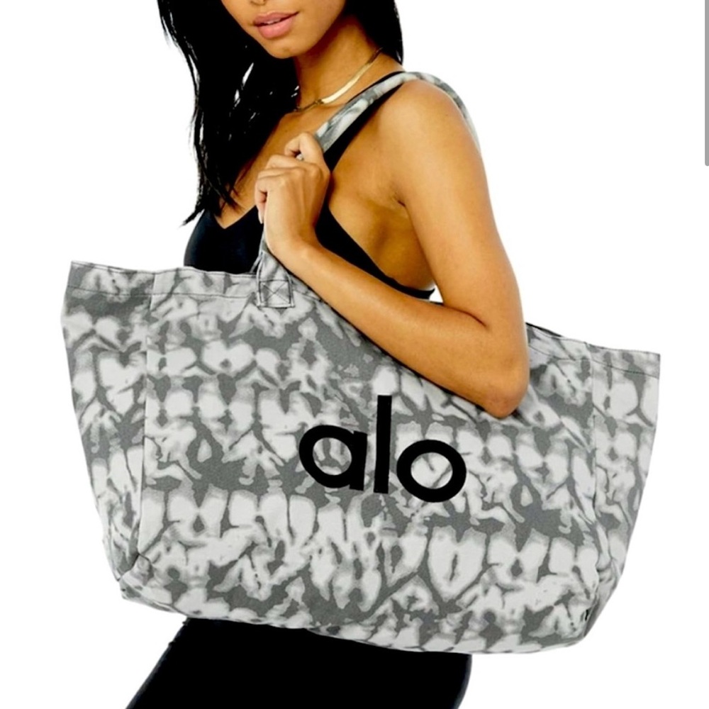 ALO Yoga Gray Tie-Dye Women's Tote Bag